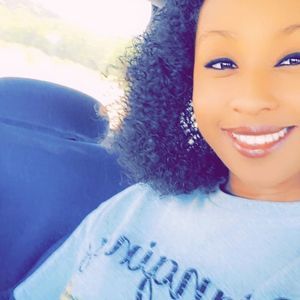 Meet your Posher, Makia